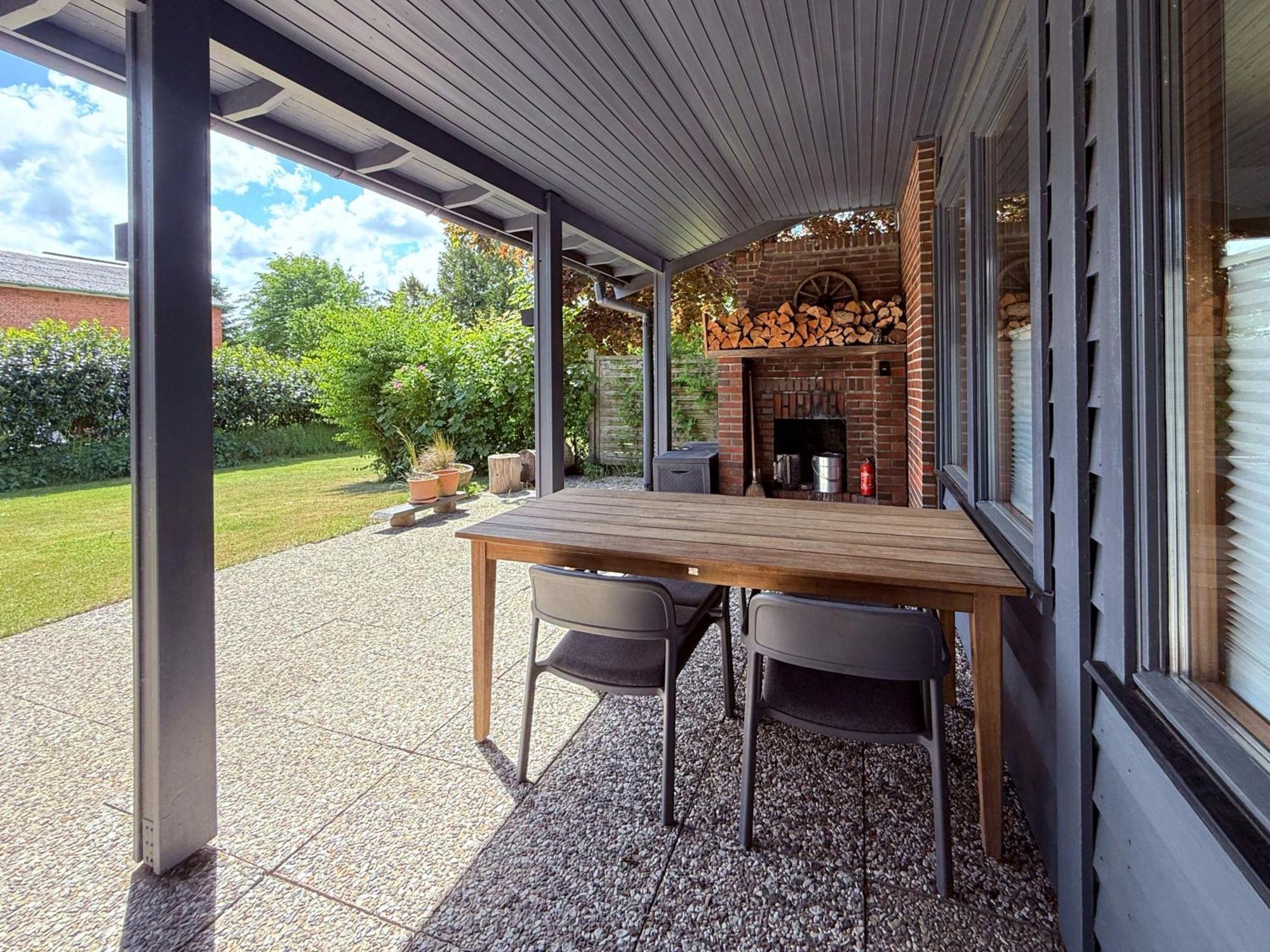 Villa Schwedenhaus Mit Holzofen & Aussenkamin Auf 1400M2 à Tensbuttel-Rost Extérieur photo
